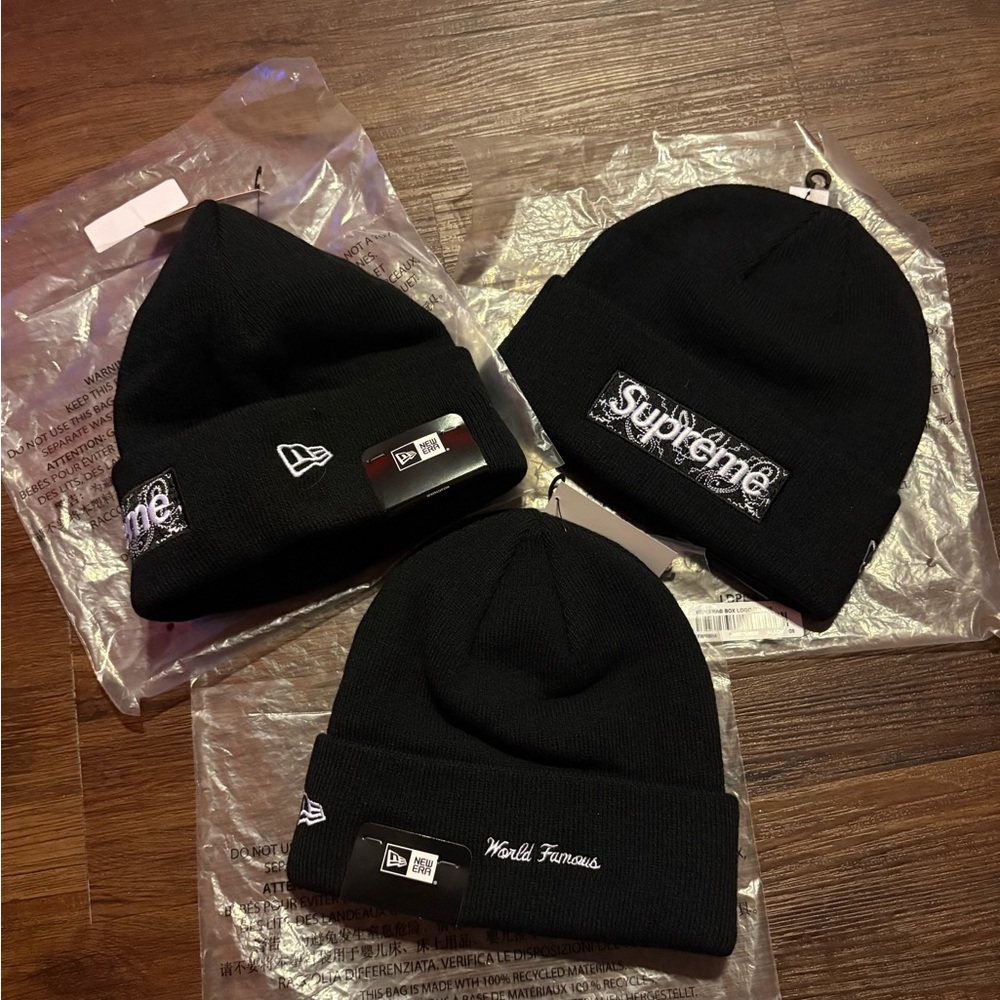 Supreme Black Knit Beanies with Logo Patch